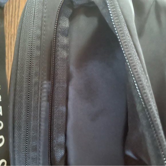 Rare Guess Fanny Pack Bag Black Nylon Logo Tape Strap Adjustable with Clip - Picture 2 of 9